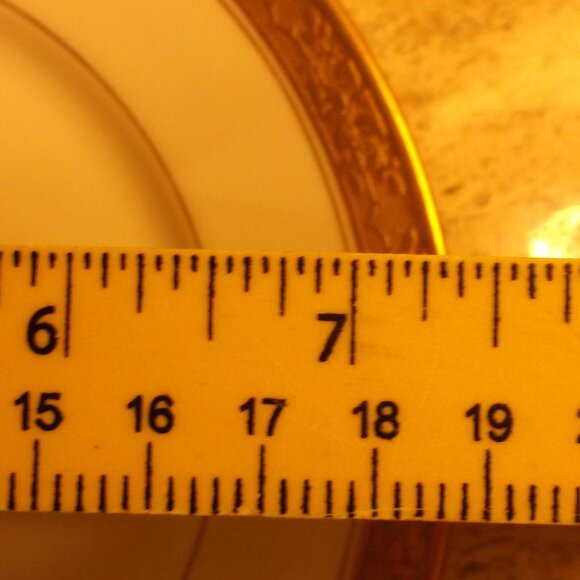 Vintage Hutschenreuther Selb LHS Plates – 7.25” – Gold Leaf Design – Set of 4 - Picture 3 of 9